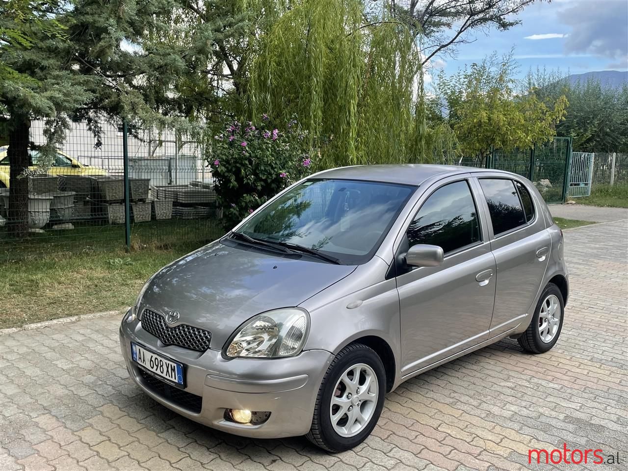 2005' Toyota Yaris photo #1