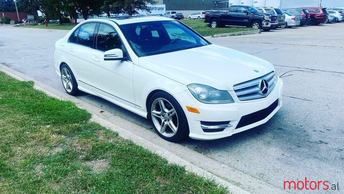 2012' Mercedes-Benz C 250 photo #4