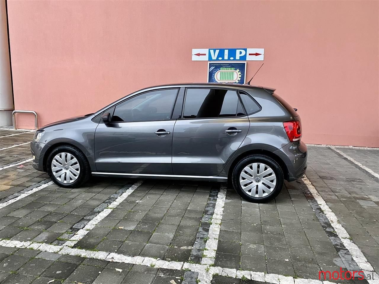 2011' Volkswagen Polo photo #2