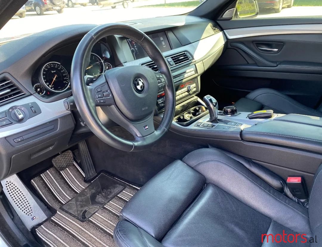 2011' BMW 535 photo #5