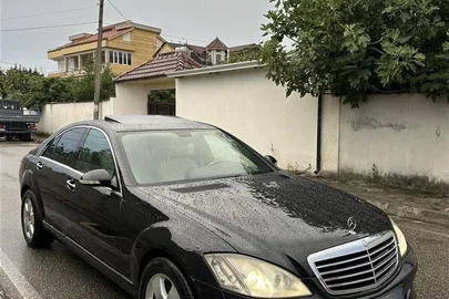 2008' Mercedes-Benz S 320