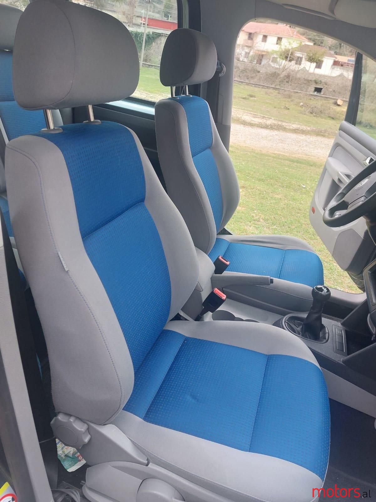 2009' Volkswagen Caddy photo #4