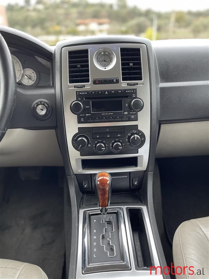 2004' Chrysler 300C photo #5