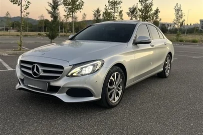 2016' Mercedes-Benz C 200