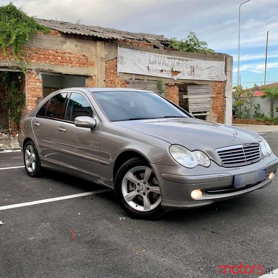 2005' Mercedes-Benz C 240 photo #2