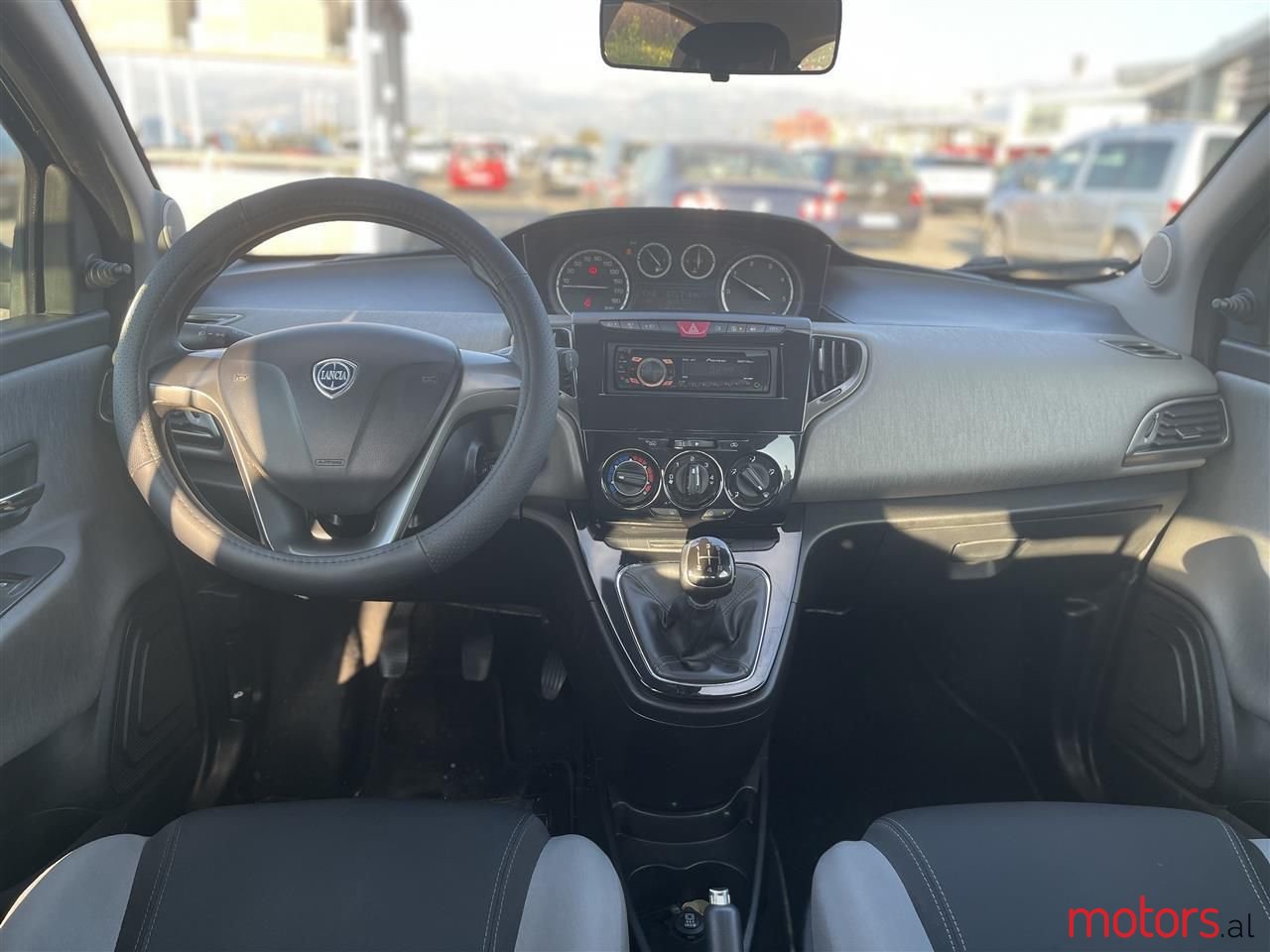 2013' Lancia Ypsilon photo #4