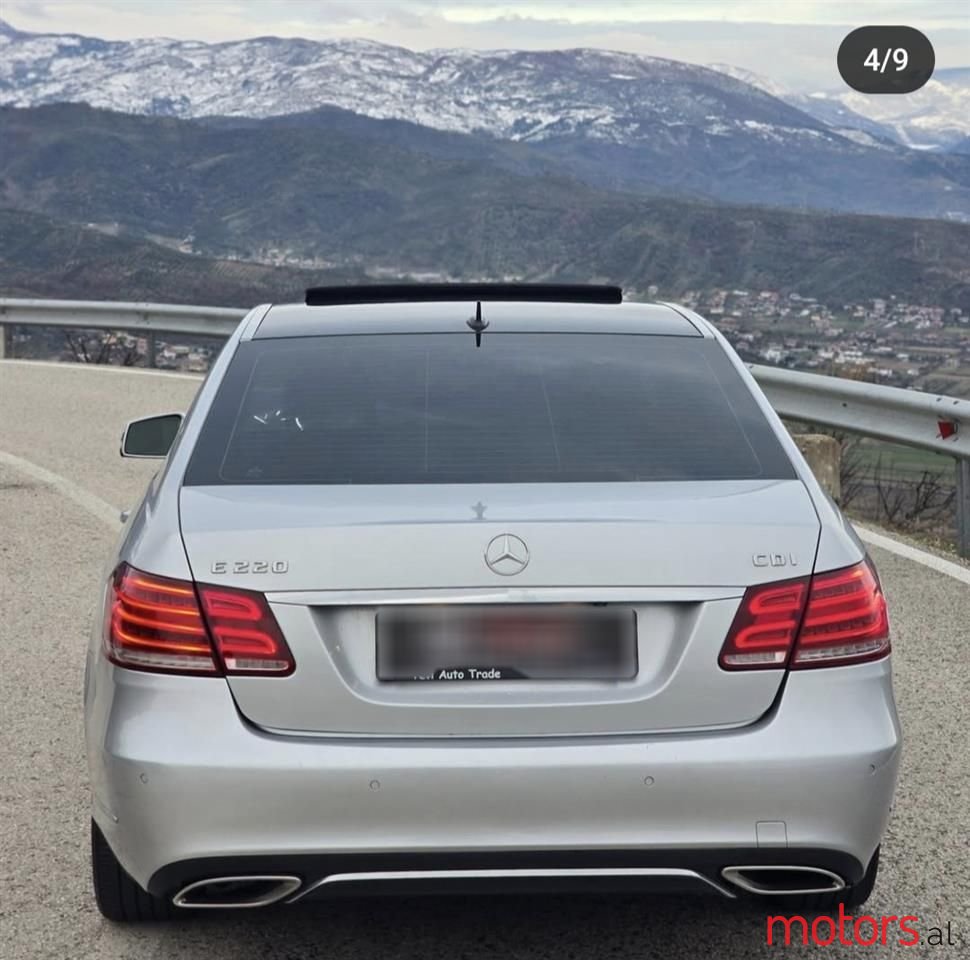 2010' Mercedes-Benz E 220 photo #5