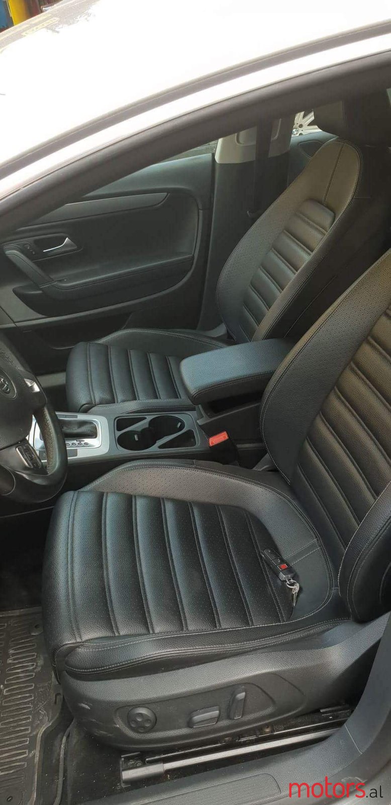 2010' Volkswagen CC photo #4