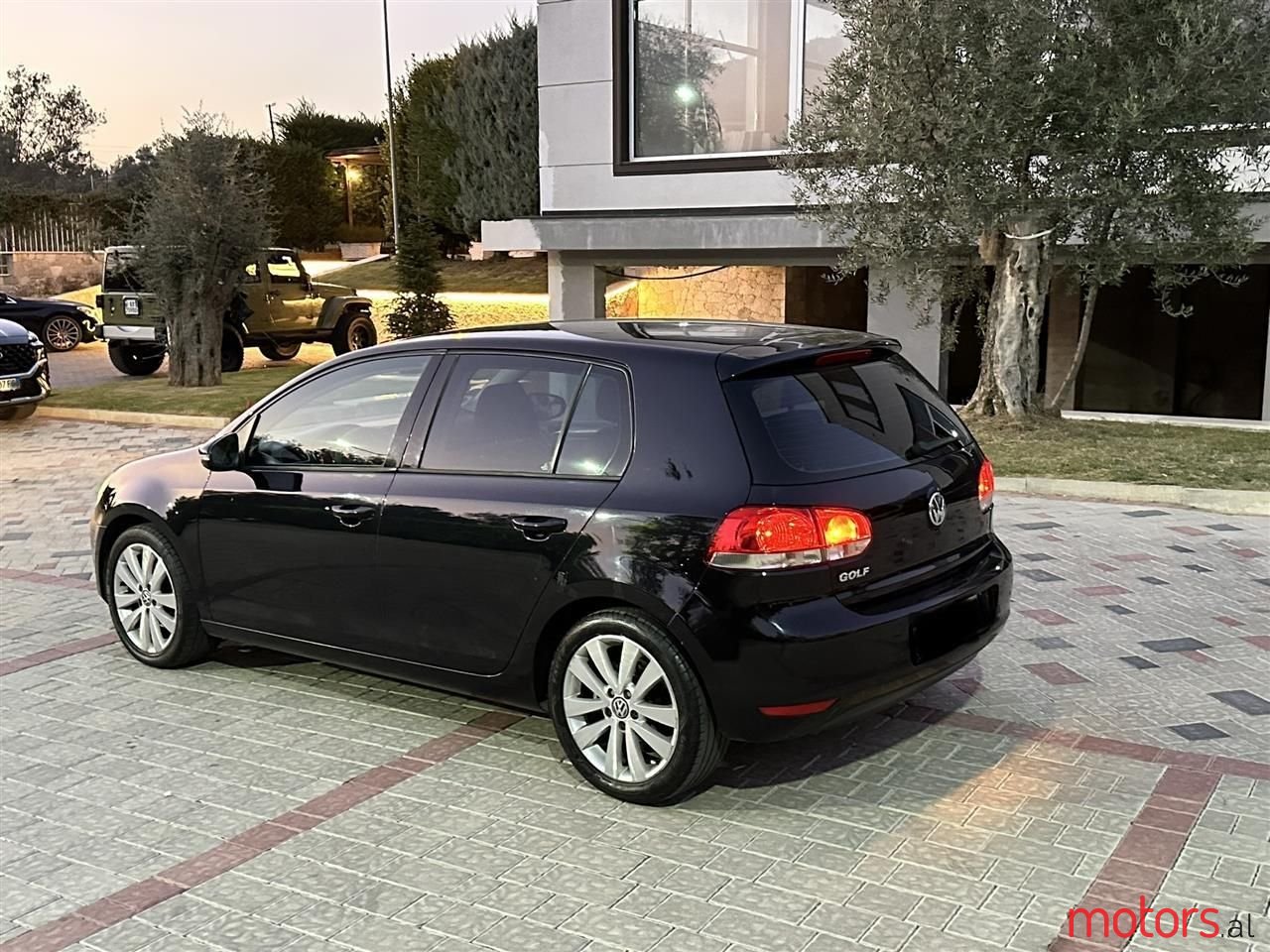 2010' Volkswagen Golf photo #1