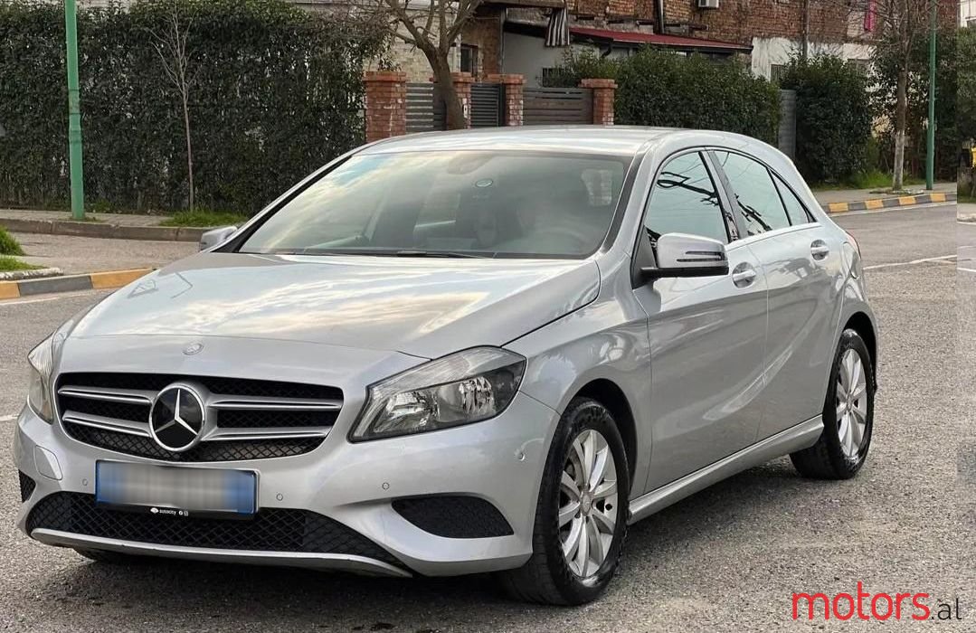 2015' Mercedes-Benz A 180 photo #2
