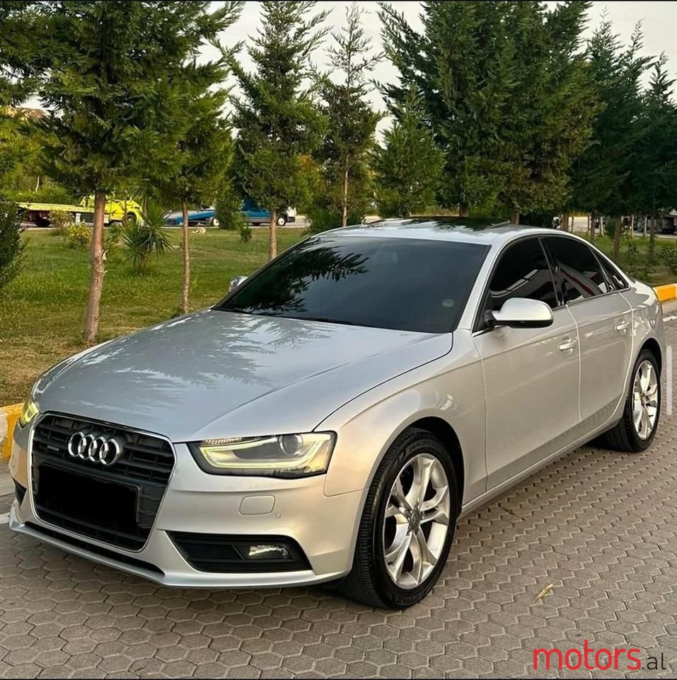 2012' Audi A4 photo #1
