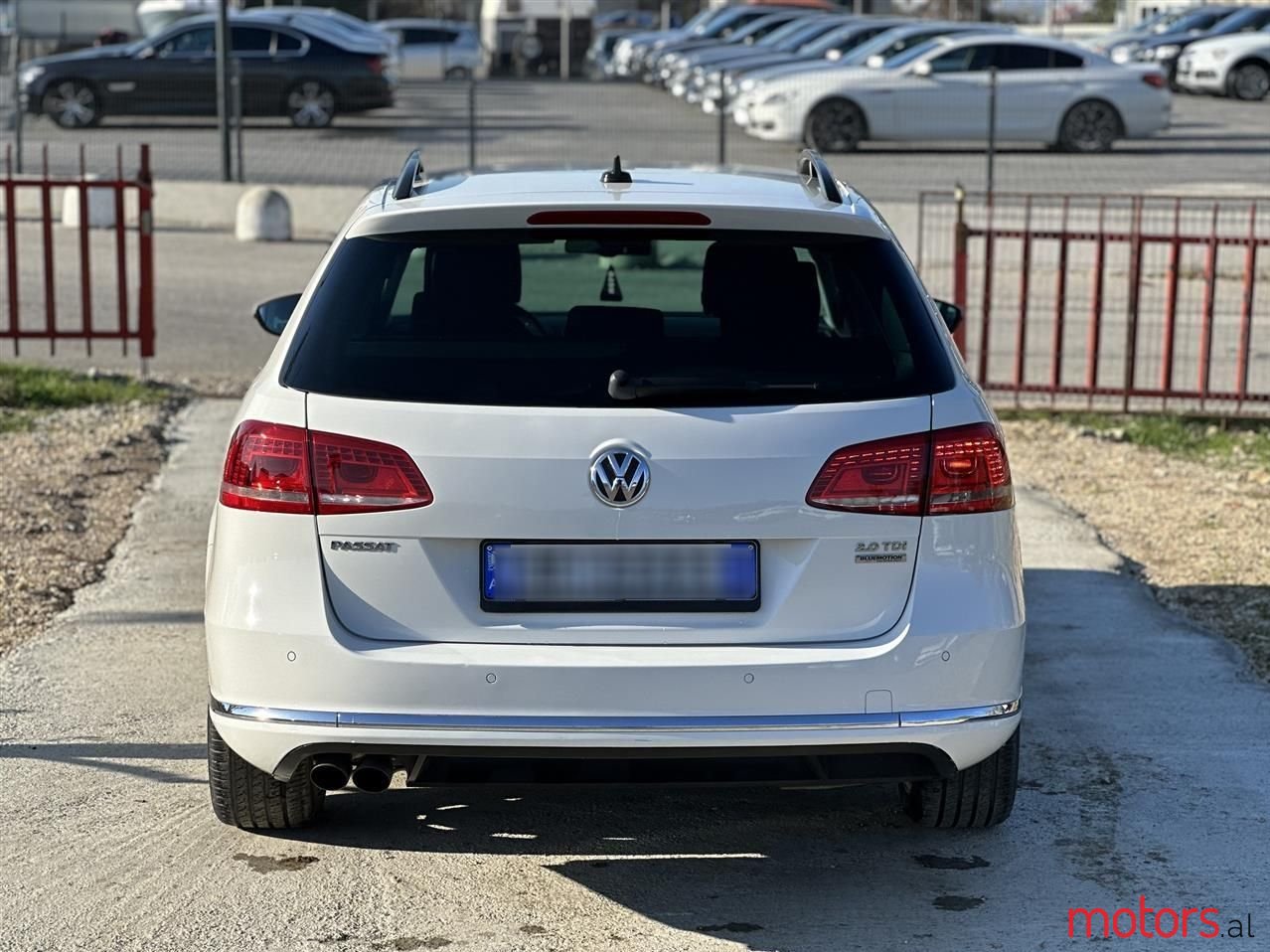 2012' Volkswagen Passat photo #6