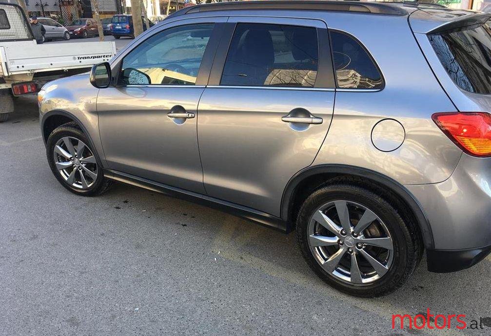 2014' Mitsubishi Outlander photo #1