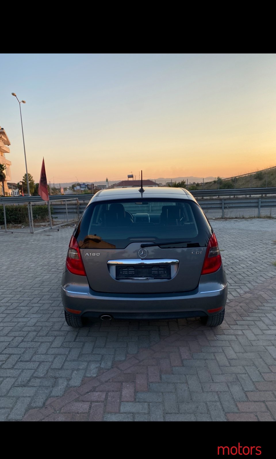 2009' Mercedes-Benz A 180 photo #4