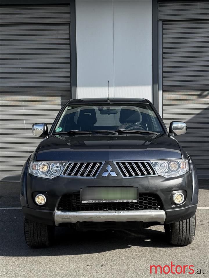 2010' Mitsubishi L200 photo #5