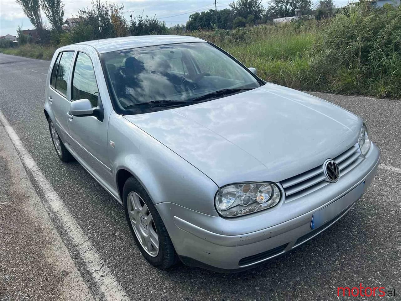 2002' Volkswagen Golf photo #3