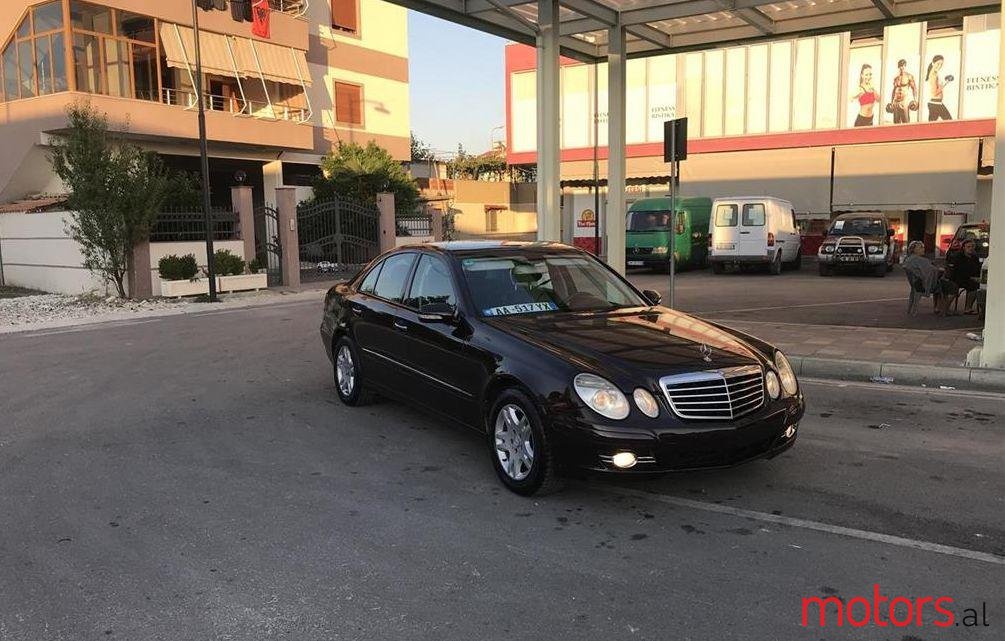 2006' Mercedes-Benz E 200 photo #1