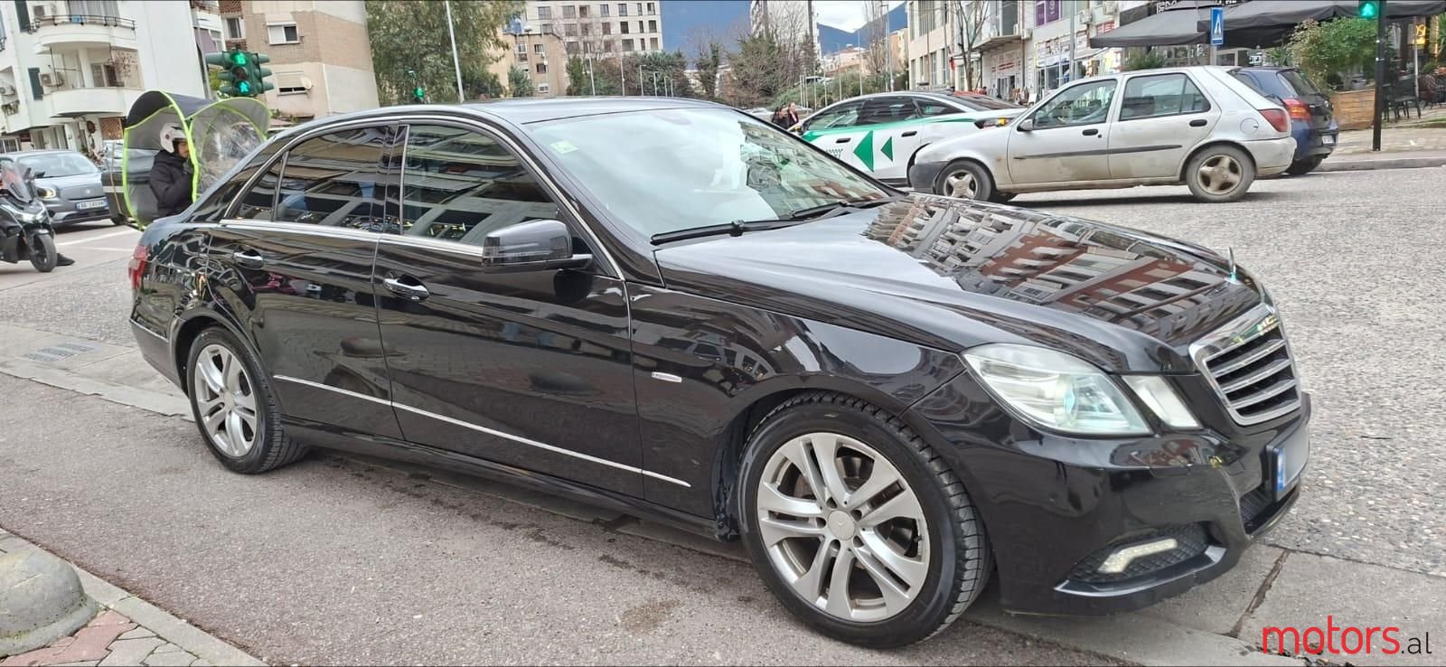 2010' Mercedes-Benz E 220 photo #5