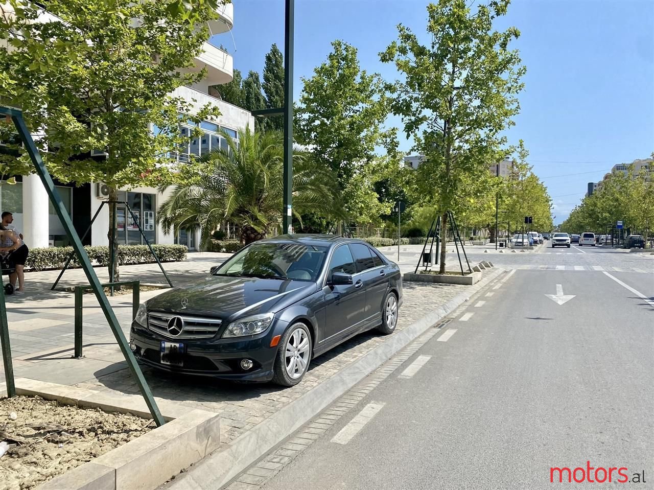 2011' Mercedes-Benz 300 photo #5