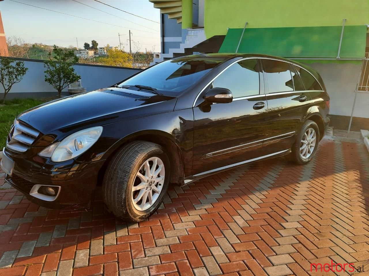 2006' Mercedes-Benz R 320 photo #1