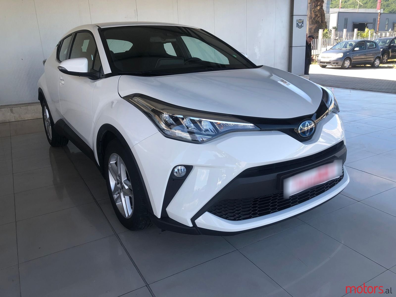 2023' Toyota C-HR photo #2