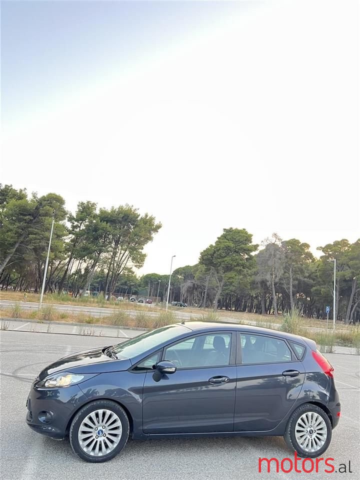 2010' Ford Fiesta photo #4