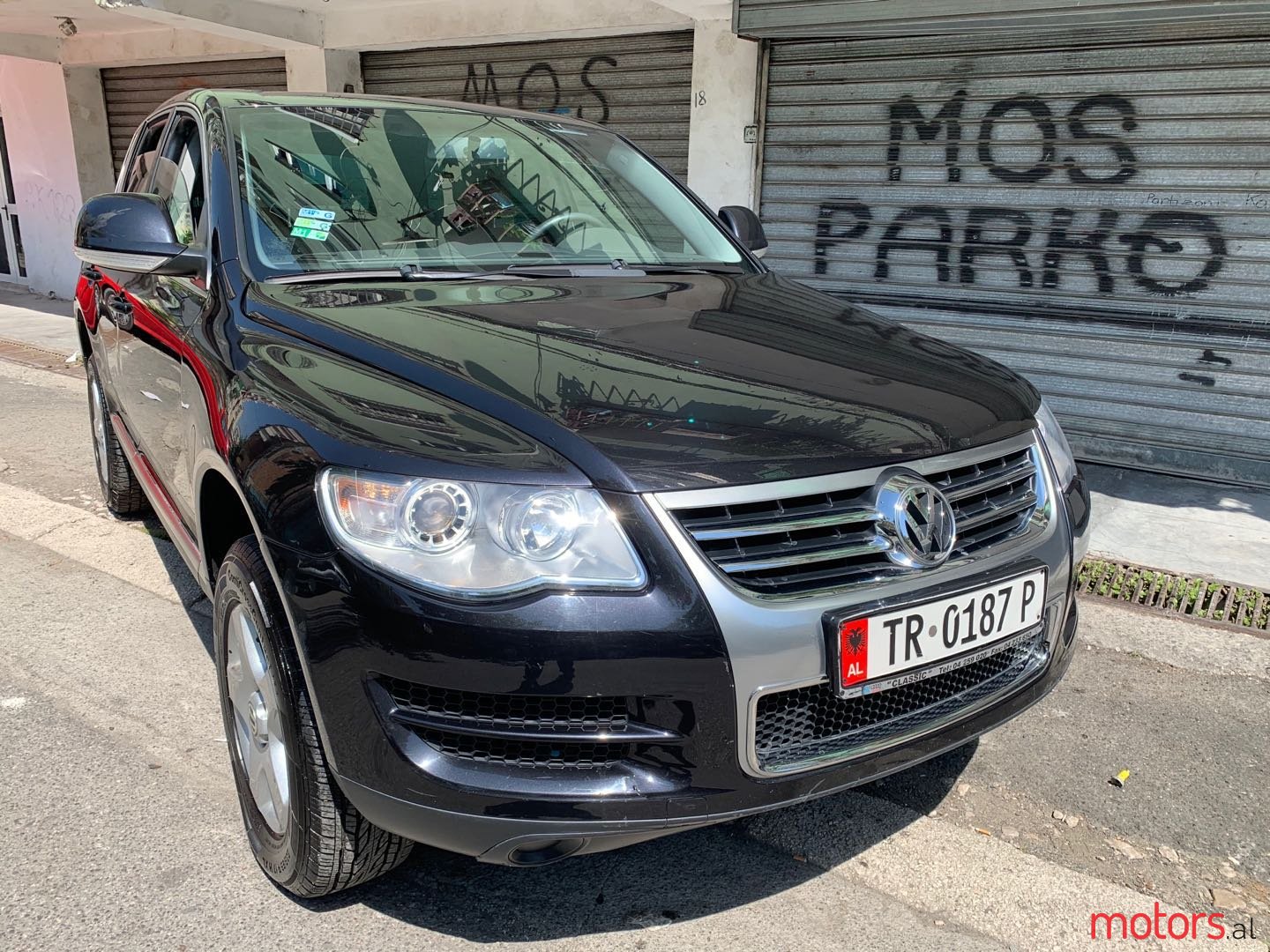 2005' Volkswagen Touareg photo #1