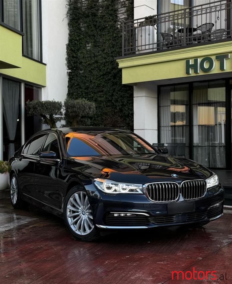 2017' BMW 730 photo #1
