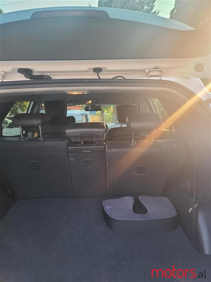 2013' Hyundai Santa Fe photo #2