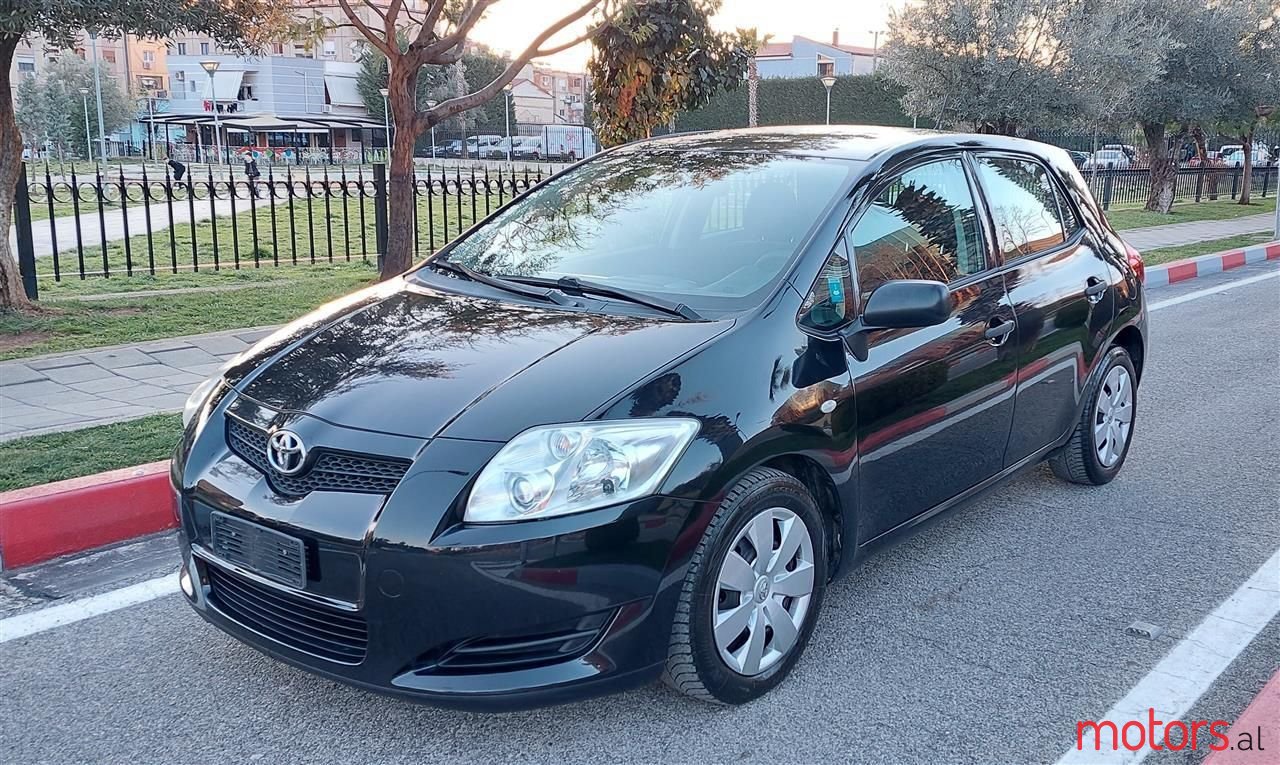 2009' Toyota Auris photo #1