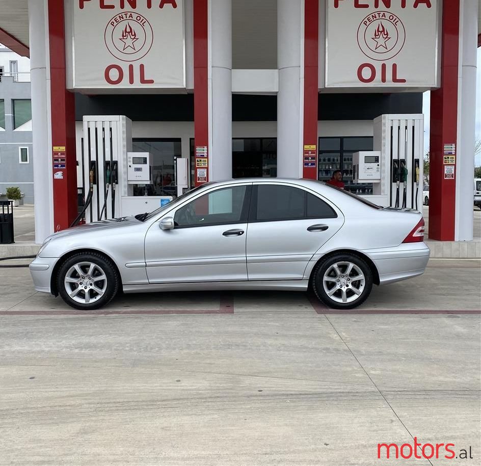 2006' Mercedes-Benz E 220 photo #1