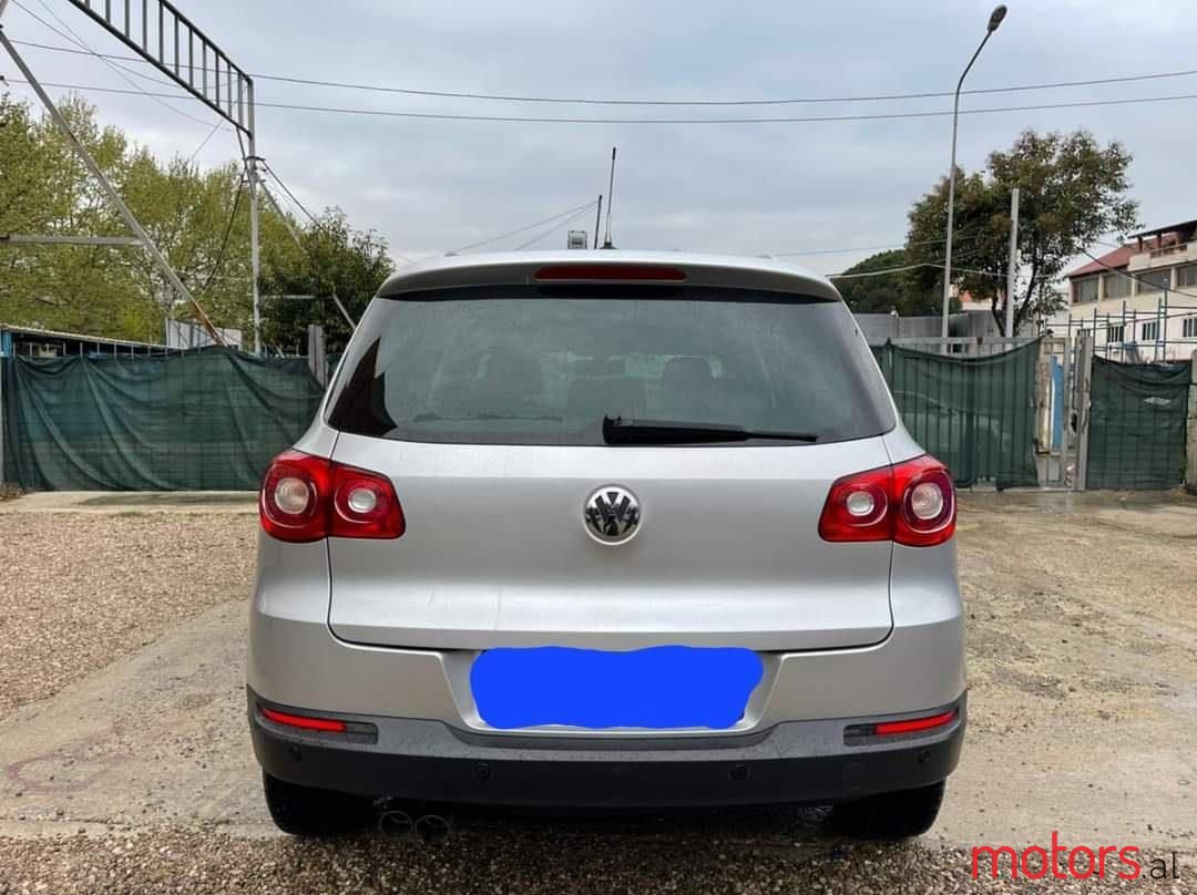 2008' Volkswagen Tiguan photo #6