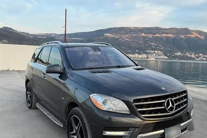 2012' Mercedes-Benz 350