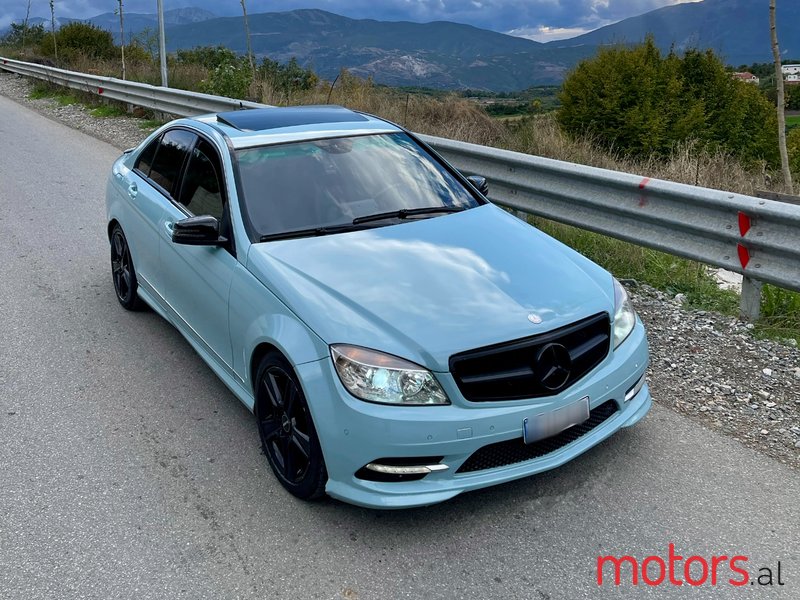 2011' Mercedes-Benz C 250 photo #1