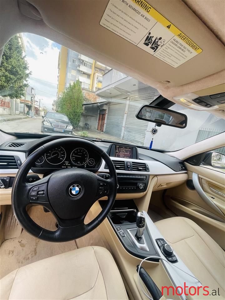 2012' BMW 328 photo #5