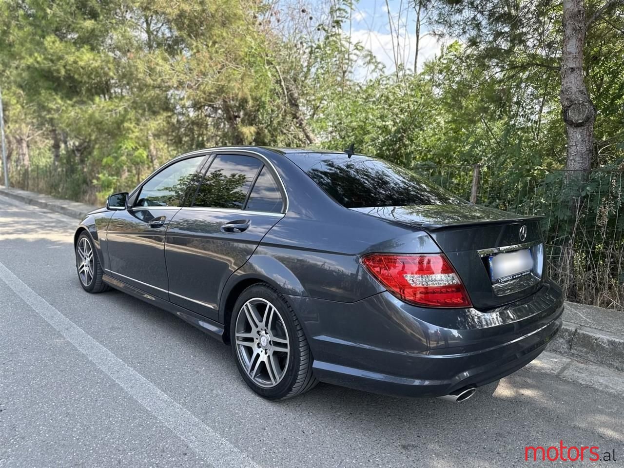 2011' Mercedes-Benz C 250 photo #1