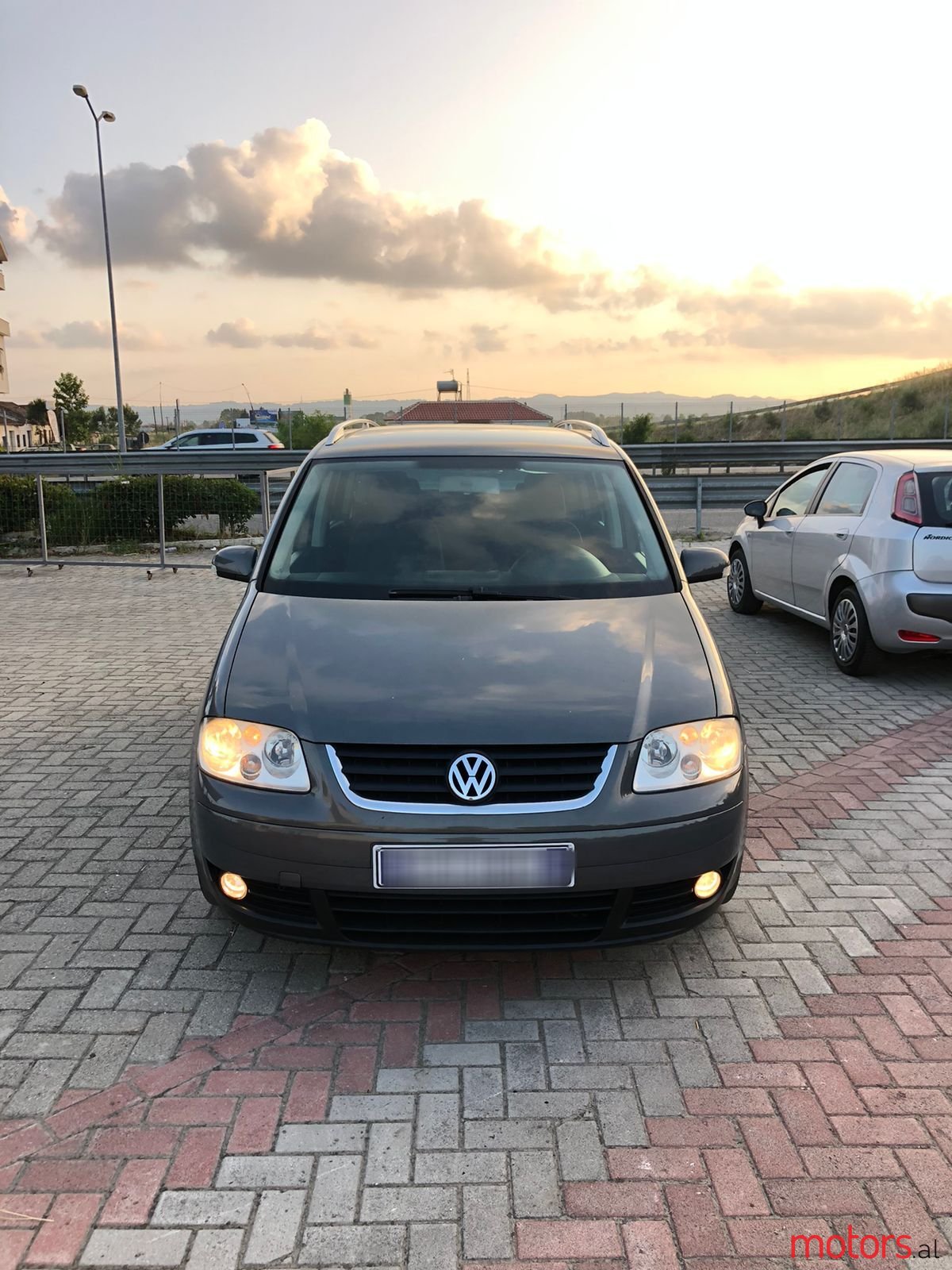 2006' Volkswagen Touran photo #3