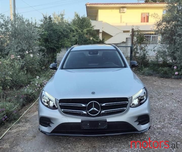 2019' Mercedes-Benz GLC 220 photo #1