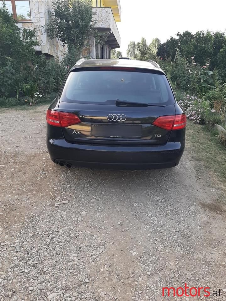 2011' Audi A4 photo #2