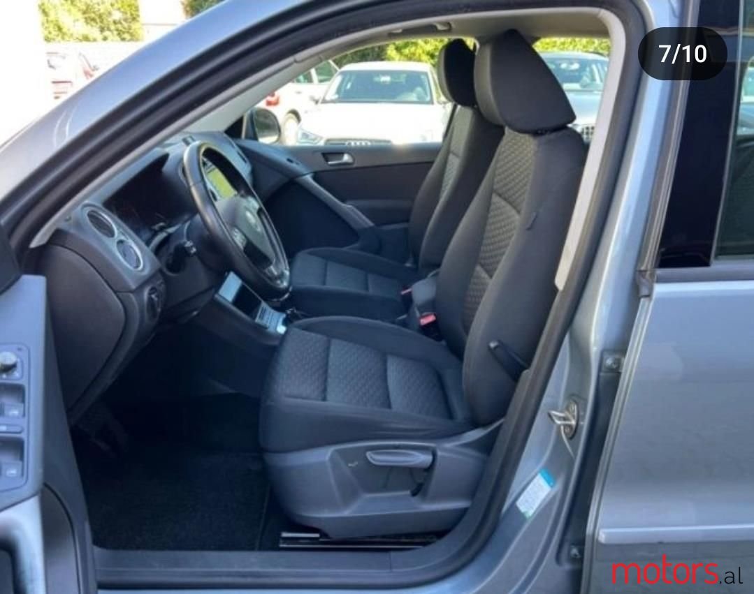 2009' Volkswagen Tiguan photo #3