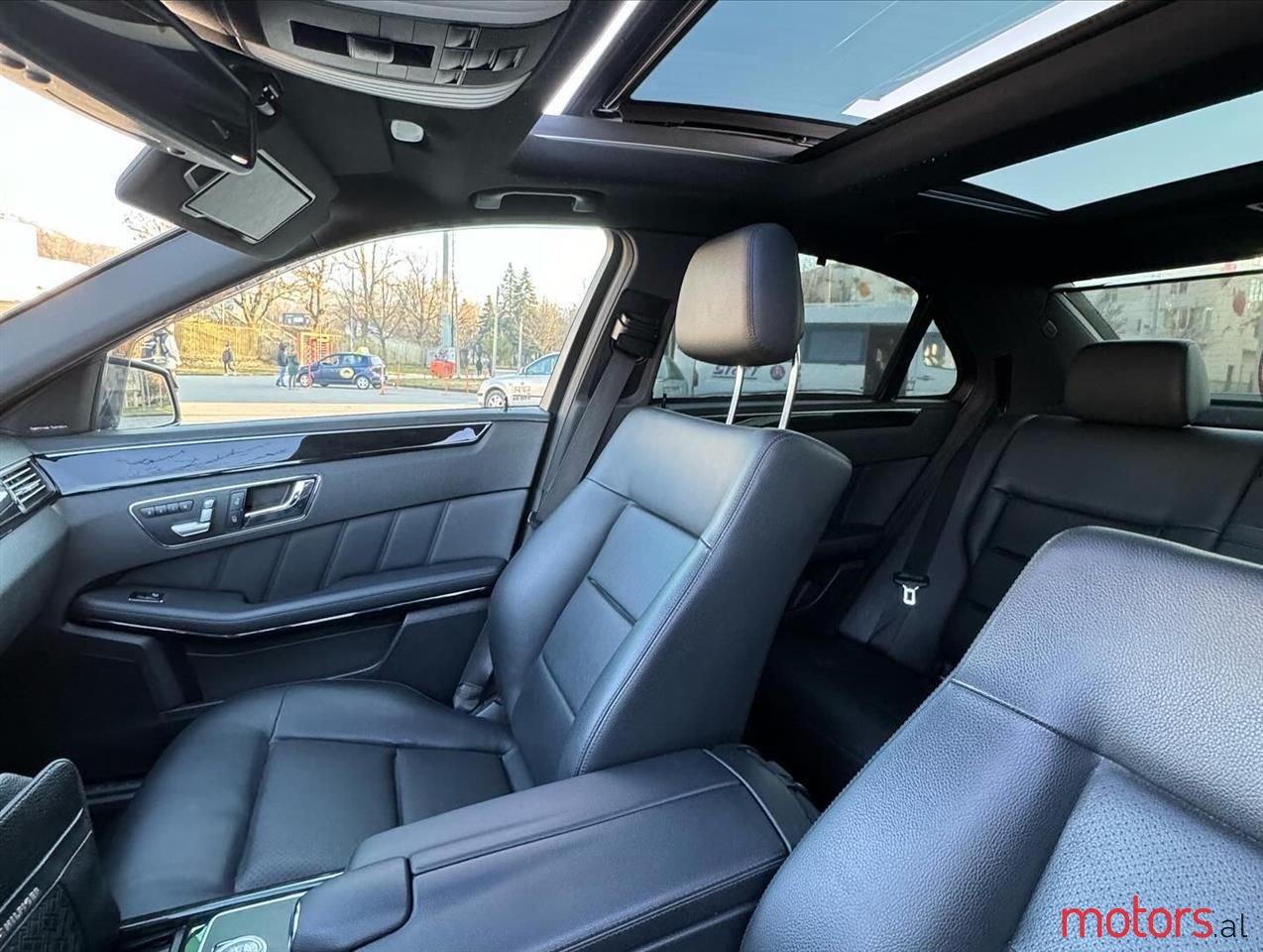 2010' Mercedes-Benz E 350 photo #6