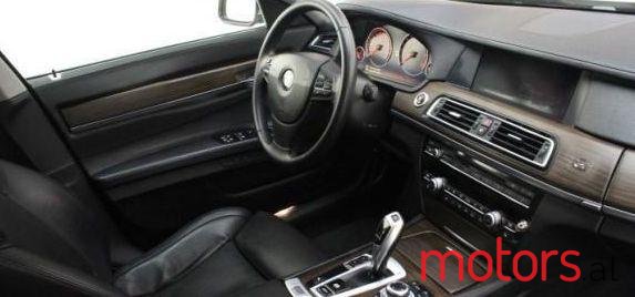 2012' BMW 730 photo #2