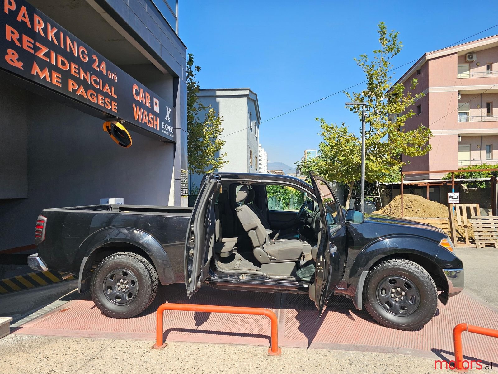 2012' Nissan Navara photo #5
