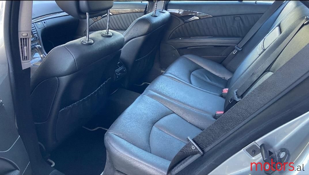 2009' Mercedes-Benz E 280 photo #5