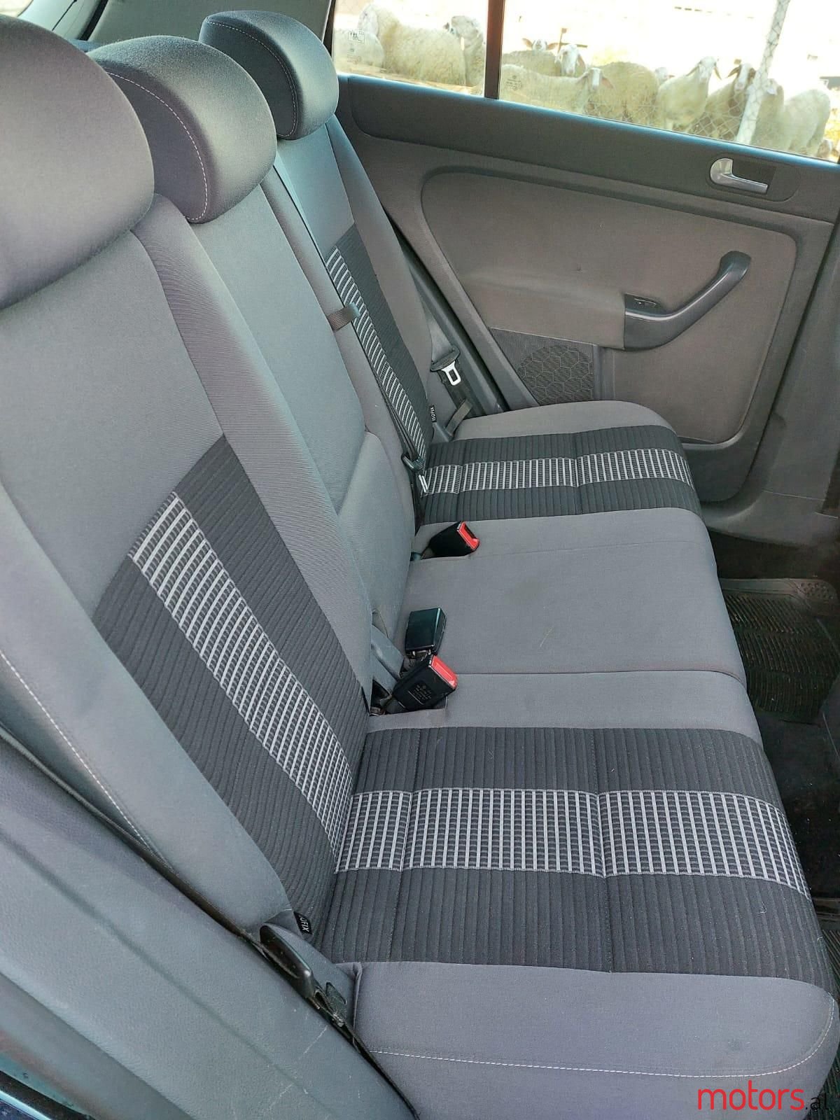 2008' Volkswagen Golf Plus photo #5