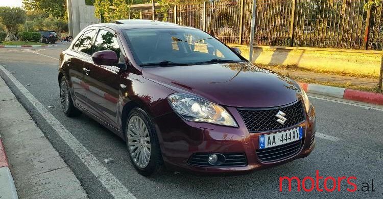 2011' Suzuki Kizashi photo #1