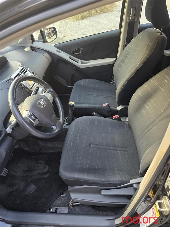 2006' Toyota Yaris photo #5