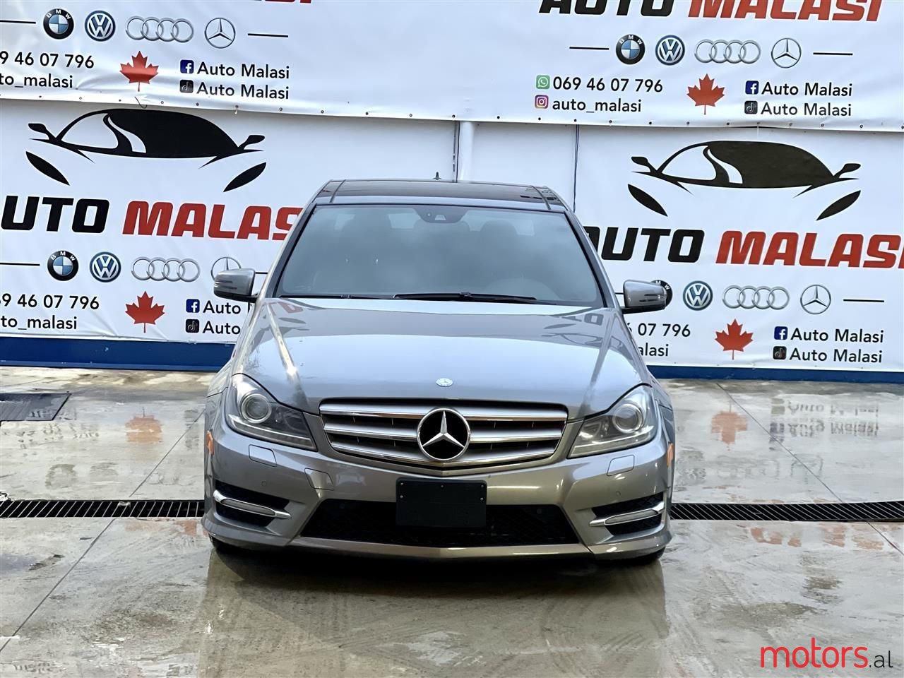 2012' Mercedes-Benz C 300 photo #1