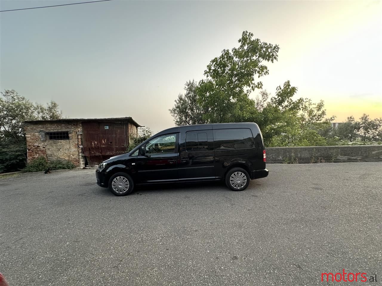 2015' Volkswagen Caddy photo #2