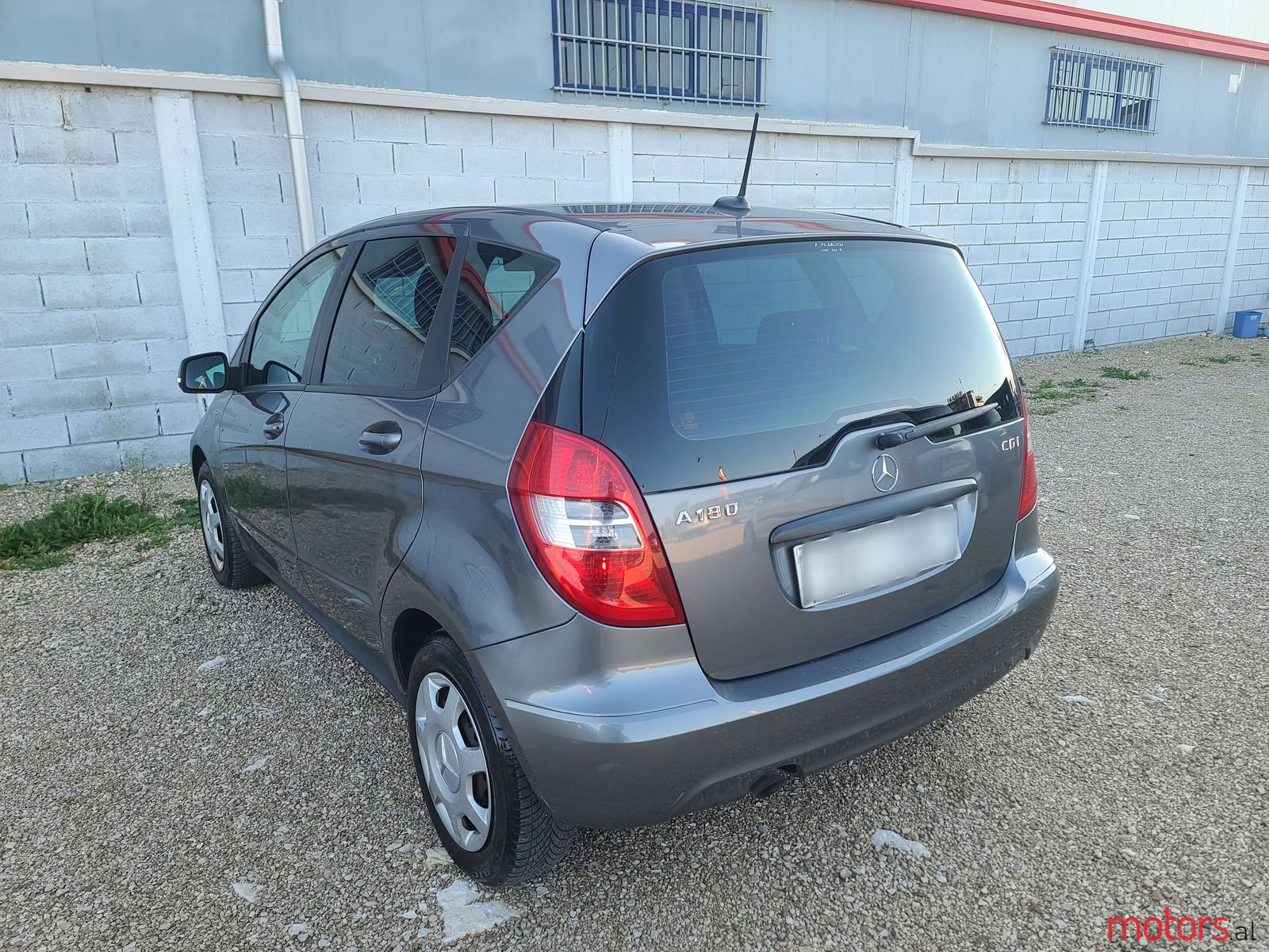 2012' Mercedes-Benz A 180 photo #3